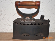 Żelazko na rozżarzony węgiel drzewny