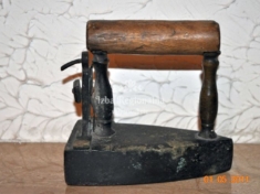 Małe żelazko do prasowania