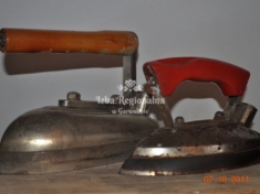 Dwa żelazka elektryczne